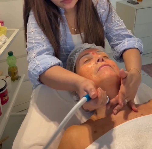 Arbeit von Mathu Beauty Care