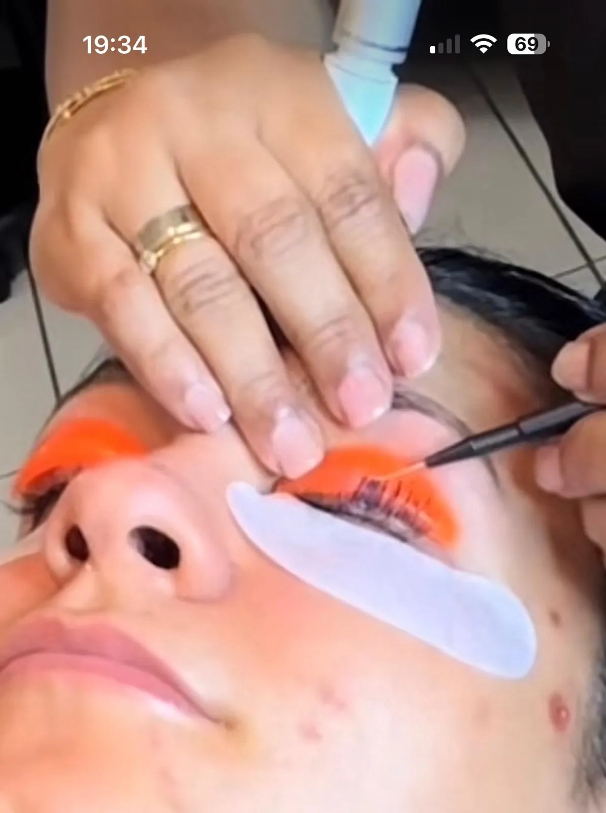 Wimpernbehandlung bei Mathu Beauty Care